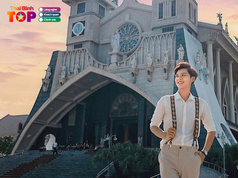 kham-pha-kien-truc-doc-dao-nha-tho-chinh-toa-thai-binh-thaibinhtoplist