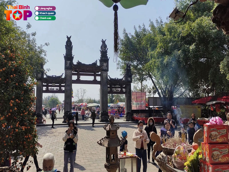 tham-gia-le-den-mau-thaibinhtoplist